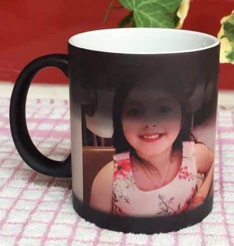 Customisable colour-changing mugs with photo or text options, perfect for birthday gifts or as a Father’s Day present.