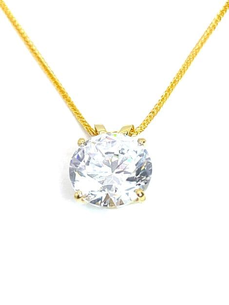 Elegant British-made 18k Gold necklace with 1.5ct Diamond. Perfect for a bridal or Christmas gift.