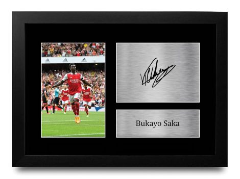 Framed Bukayo Saka Autograph Print, perfect for football fans and supporters – from HWC Trading.