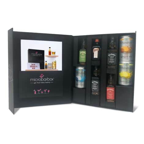 Luxury Jack Daniel’s Gift Set featuring Tennessee Whiskey, Apple, and Fire flavors – perfect birthday gift for men.