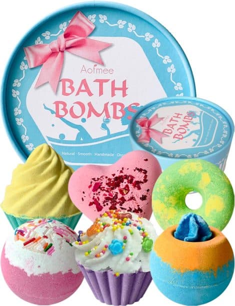 Aofmee’s Handmade Bath Bombs Gift Set, a luxurious bubbly spa experience to moisturize dry skin. Perfect for gifting!