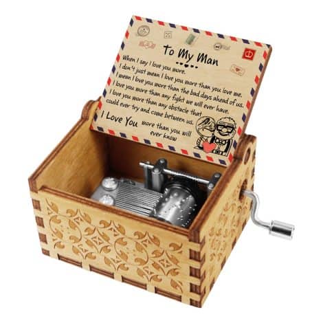 Personalized vintage music box with “You are My Sunshine” melody – ideal Christmas or birthday gift for men.