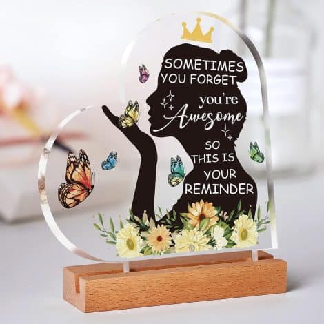 Customized Presents for Ladies – Heart-Shaped Acrylic Plaque, Festive, Uplifting, and Inspiring Gifts for Female Friends.