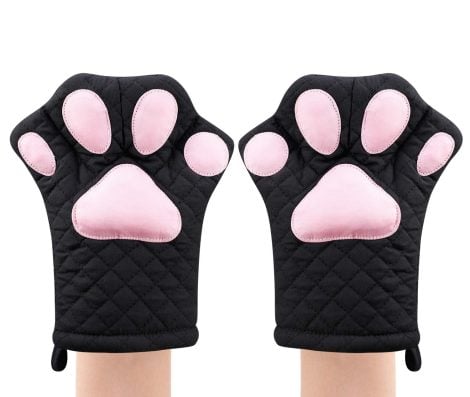 Black Cat Heat Resistant Oven Mitts: Fun, stylish kitchen gloves for grilling and baking; a perfect gift for foodies.