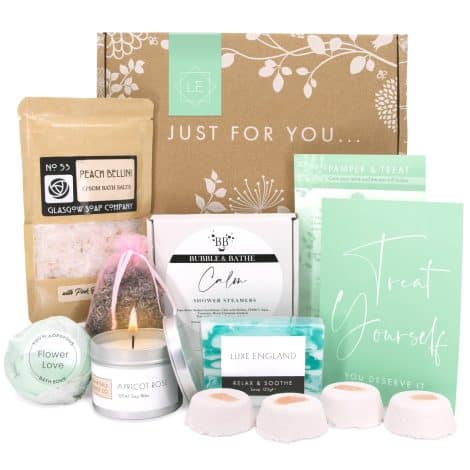 Luxurious Gift Hampers for Women: Handmade in the UK by 6 local businesses, featuring Shower Steamers, Candles, Bath Bombs & more. Ideal Gifts for Women by Luxe England.