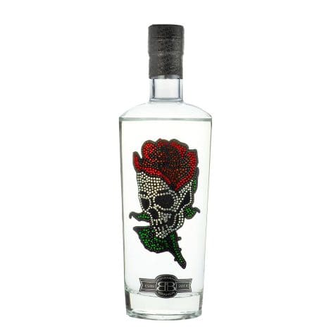 Bohemian Brands brings you an exquisite 70 cl bottle of Crystal Rose Skull Vodka: distilled 5 times for a premium taste. Perfect as a great gift for both women and men, this UK-made vodka contains 37.5% alcohol.