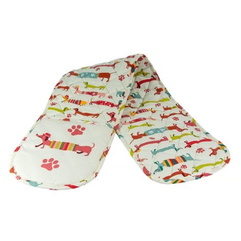 SPOTTED DOG GIFT COMPANY Oven Gloves: Stylish and practical oven mitts with adorable sausage dog design. Perfect gift for dog lovers.