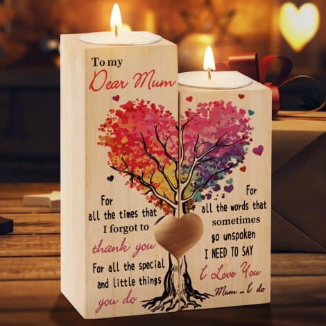 Heart-shaped wooden candle holder, engraved “Mum” – the perfect gift for Mother’s Day, birthdays, or Thanksgiving. From daughter or son.