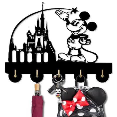 Mickey Mouse Disney-themed decorative hooks – a charming way to hang your coats, bags, and keys.