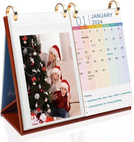 2024 ZEEYUAN Picture Planner – Dual-function desk calendar with photo pockets, perfect for the home and office.