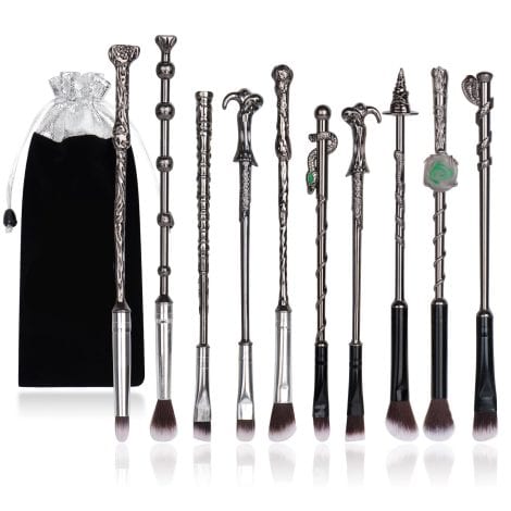 Silver Wizard Makeup Brush Set with 10 brushes, a stylish theme bag, perfect for gifting British women.