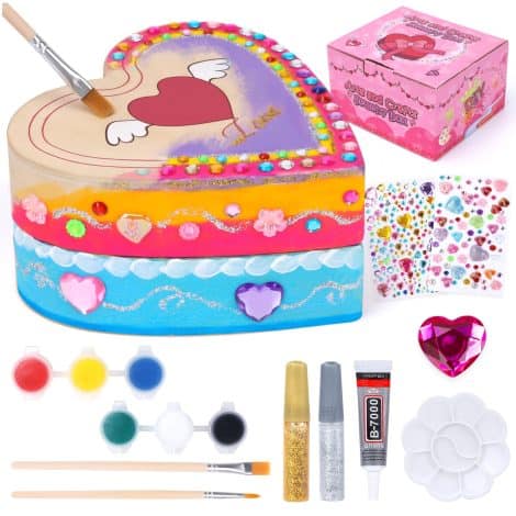 Gifts for girls aged 6 to 11, craft kits for birthdays, mosaic and painting sets, creative jewellery boxes.