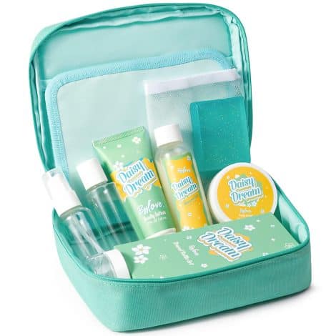 Elegant Daisy Bath Set: Indulge in a luxurious spa experience with this 9-piece toiletry gift set.