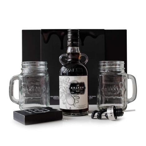 The Kraken Rum Gift Set – Includes 35cl Kraken Rum, 2 x Rum Glass Mason Jars, Bottle Pourer, and Playing Cards. Perfect for rum enthusiasts. Ideal as Christmas or birthday gifts.