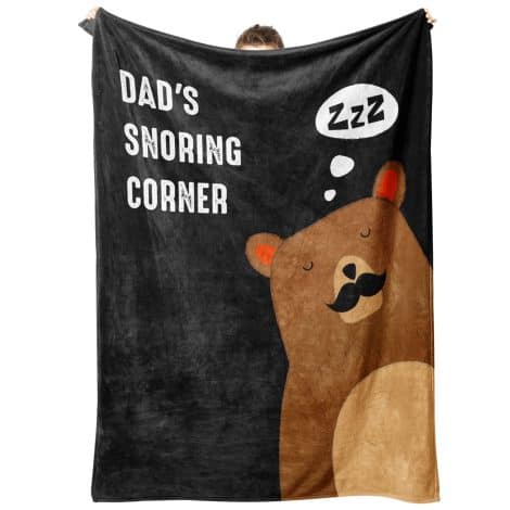 Gowelly Dad Gifts Blanket: a cozy and humorous present for Father’s Day, birthdays, or Christmas.