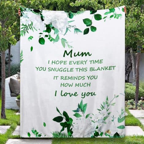 Magicoco Mother’s Day Floral Plush Throw: A heartfelt gift for your amazing Mum from her thoughtful child.