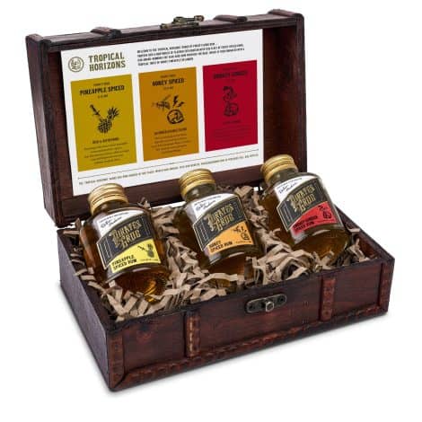 Pirate’s Grog presents a delightful Spiced Miniatures Gift Set with 3 premium rum blends – Pineapple, Honey, and Smokey Ginger. Each 50ml bottle holds a 37.5% alcohol content.