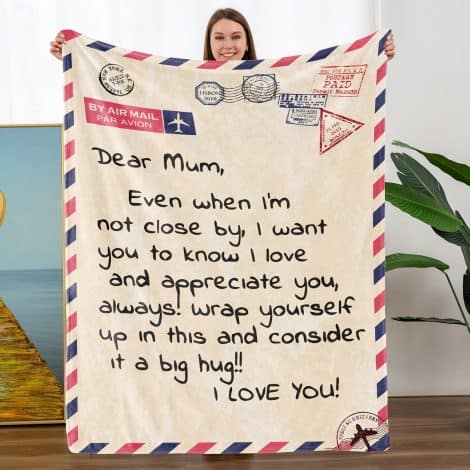 Wrap your mum in cozy love with our TURMTF blanket – perfect for birthday or Mother’s Day gifts!