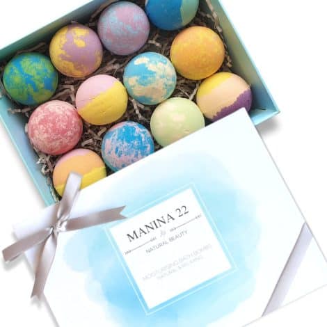 MANINA 22 Luxury Bath Bomb Gift Set – 12 exquisite, hydrating bath bombs packed with natural ingredients in a stunning gift box. Handmade and vegan-friendly.