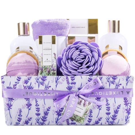 Luxury Spa Gift Set with 12 Lavender Bath Essentials, perfect for pampering and relaxation. Ideal gift for Christmas.