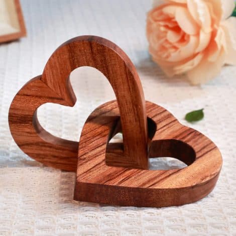 Handcrafted Olive Wood Linked Hearts – Perfect Romantic Gift for Valentine’s Day, Anniversaries, Birthdays, and Weddings!