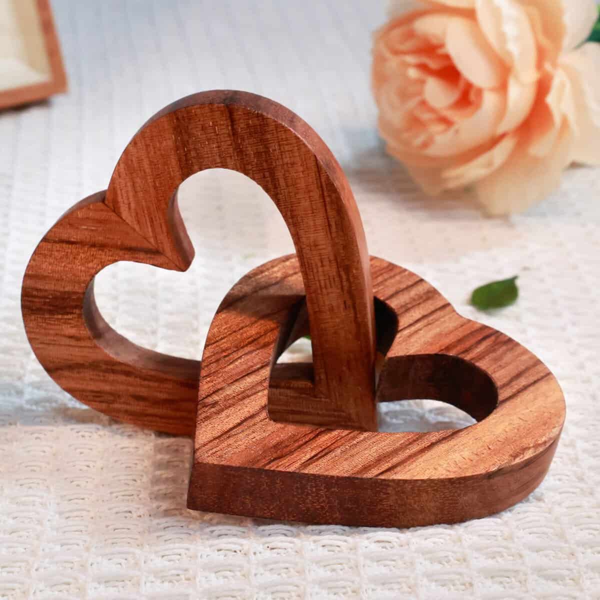 Valentine Day Romantic Heart Gifts for Her, Handmade Olive Wood Hearts Shape for Couple Wife Husband Wedding Engagement Anniversary Birthday Sweet Present (Linked Hearts (7CM))