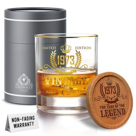 Kies®Gift Gold 1973: Top-notch personalised whisky glasses for 50th birthday celebrations, perfect for men and women.