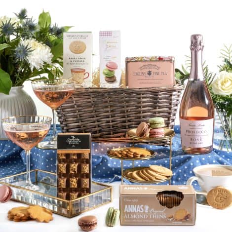 Festive Prosecco Delights – Xmas Bubbly Treats: Luxurious Teatime, Flavorsome Chocolates & Gourmet Biscuits | Ideal Couples’ Gift.