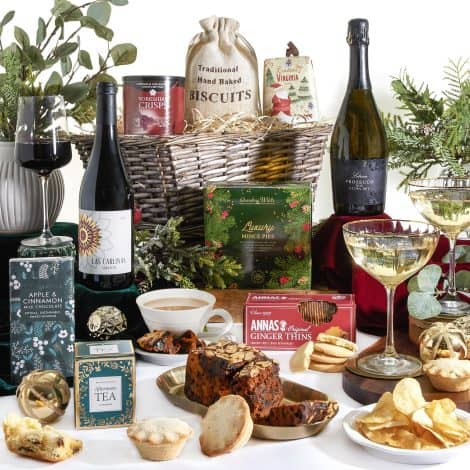 Christmas Cheer Hamper with Red Wine and Prosecco – A festive treat for couples and families, especially women.