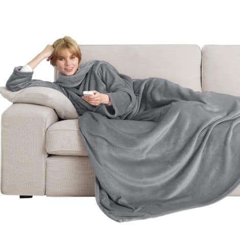 Bedsure Snugglewrap – Cozy fleece blanket with sleeves, perfect as a gift, featuring a practical front pocket.