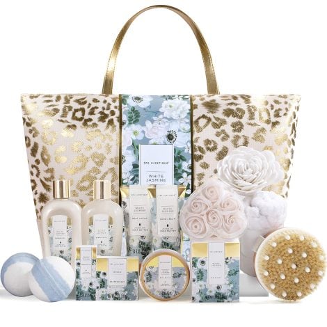 Luxurious Bath Set – Spa Luxetique Spa Gift Set with jasmine essential oil, bubble bath, body butter. Ideal gifts for mums, birthdays, and Mother’s Day.