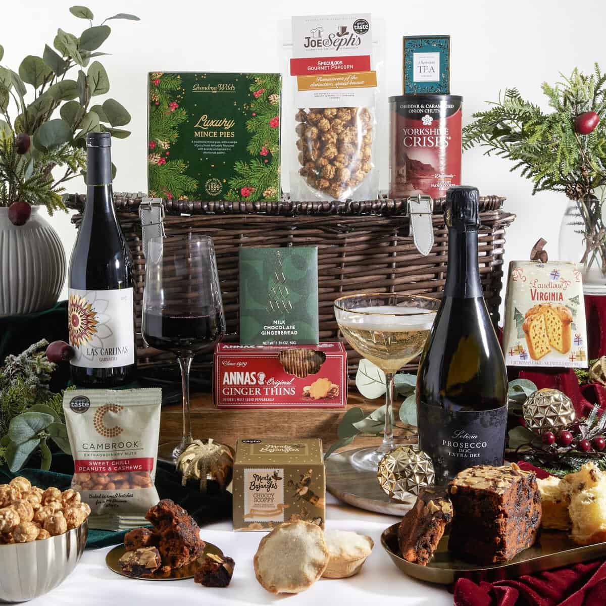 Festive Joy & Sparkle Christmas Hamper - Hampers Gourmet Gifts, Xmas Treats - Mince Pies, Chocolates, Prosecco & Red Wine Hampers for Couples, Christmas Food Hamper Families, by Clearwater Hampers